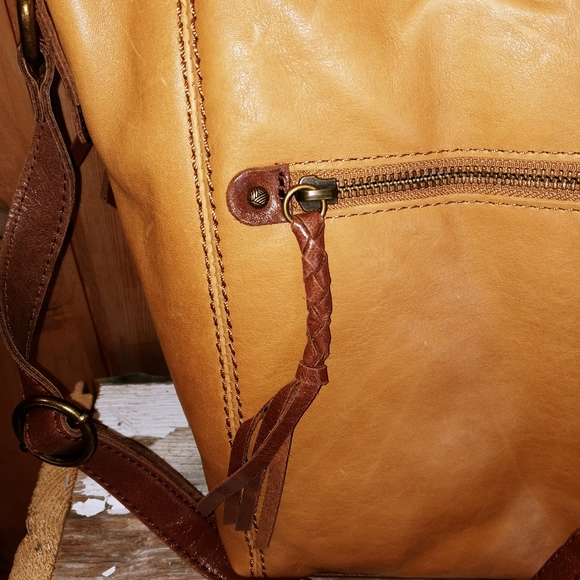 NWT The Sak Leather Crossbody - Picture 3 of 7